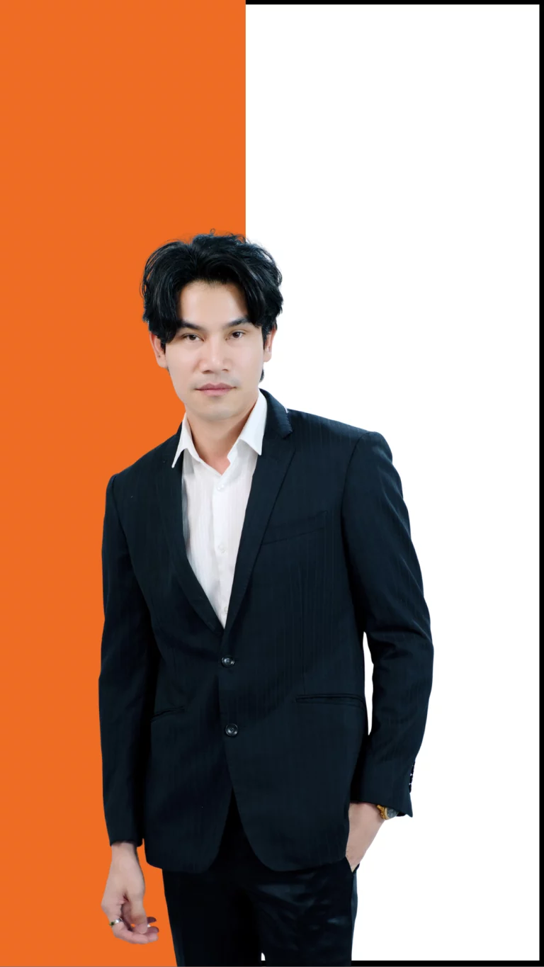 Lecturer in the Human Resource and Organization Management Program 2 768x1365